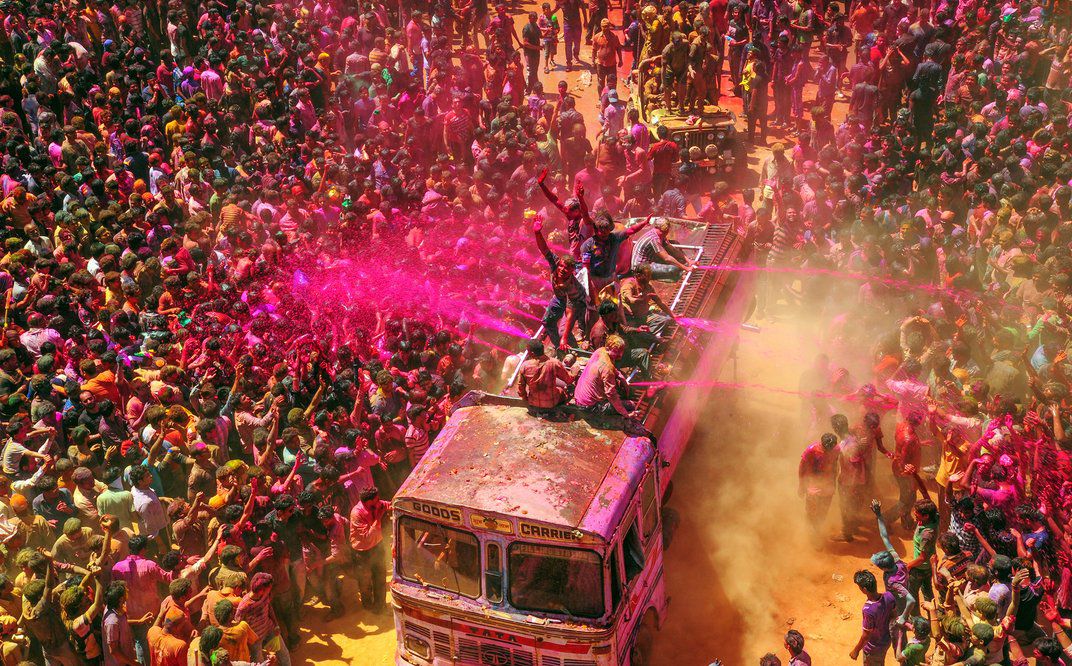 હોલિકા દહન અને હોળી 2025 : તારીખ મુહૂર્ત સમય અને વધુ વિગતો